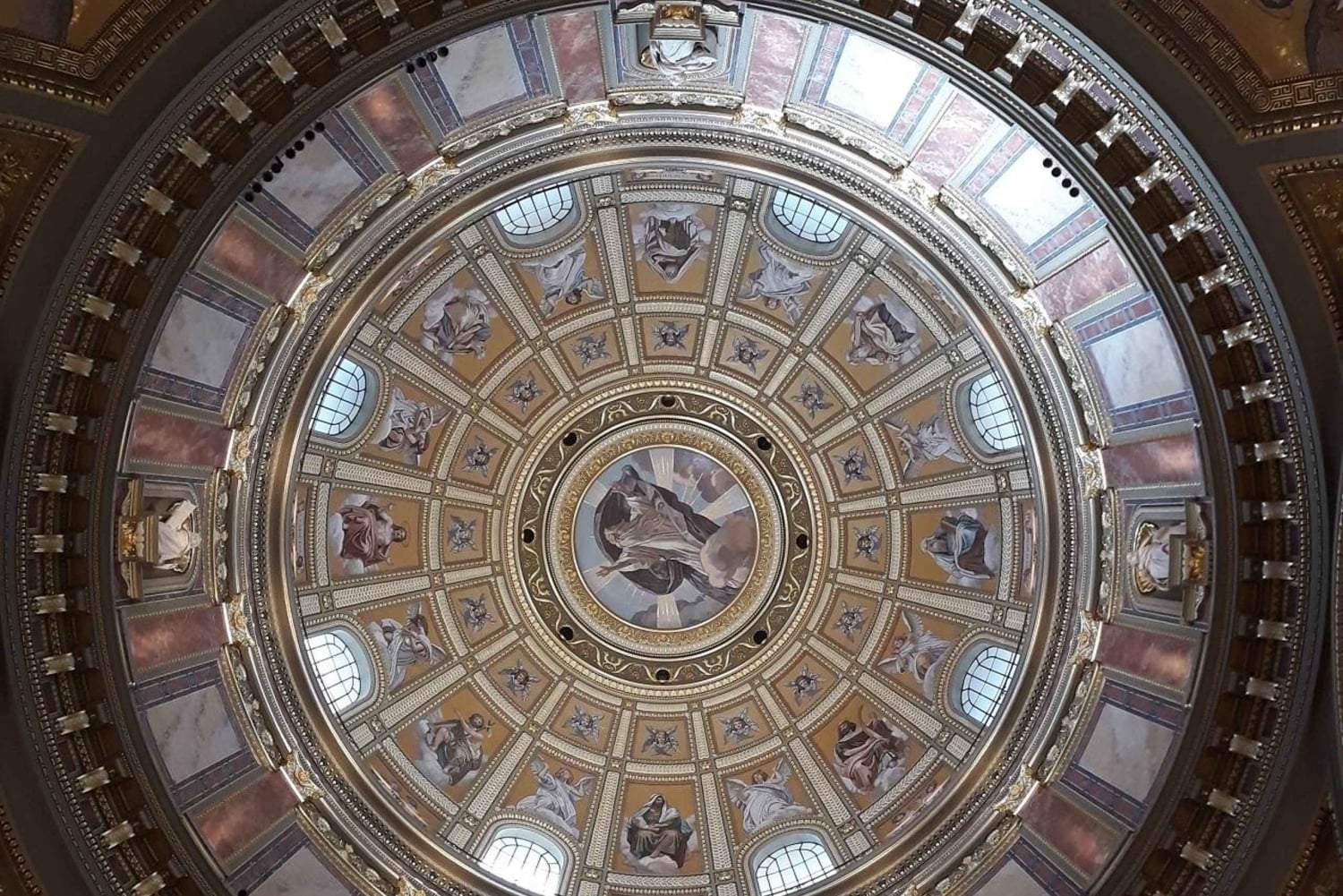 Budapeste: Visita à Basílica de Santo Estêvão com espetáculo musical