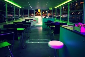 Boedapest: vrijgezellenfeestboot met bier en wijn