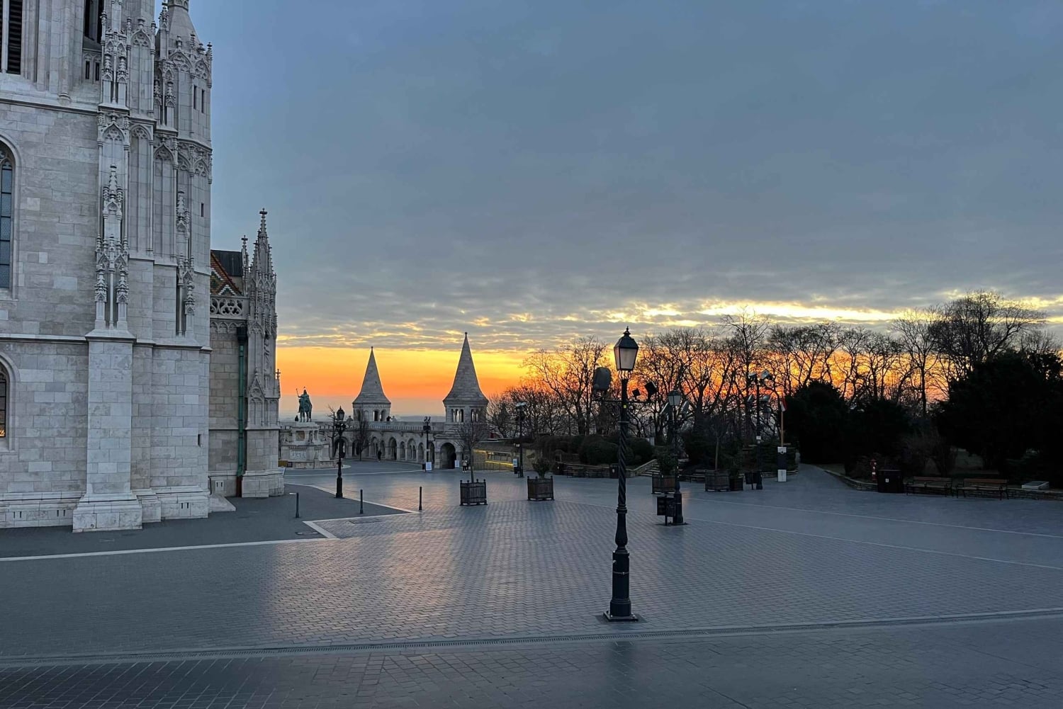 Solopgangstur i Budapest i en gammel russisk jeep