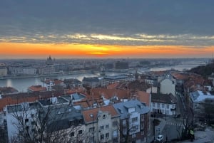 Solopgangstur i Budapest i en gammel russisk jeep
