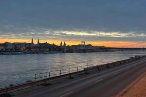 Solopgangstur i Budapest i en gammel russisk jeep