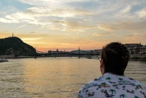 Budapest: Danube River Cruise with Unlimited Prosecco