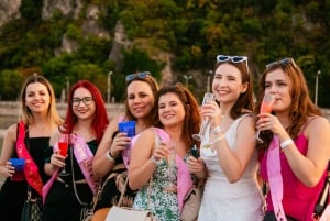 Budapest: Sunset Sightseeing Cruise with Unlimited Cocktails