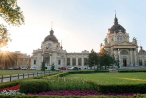 Budapest: Balneario Széchenyi Día Completo con Excursión Opcional a Pálinka