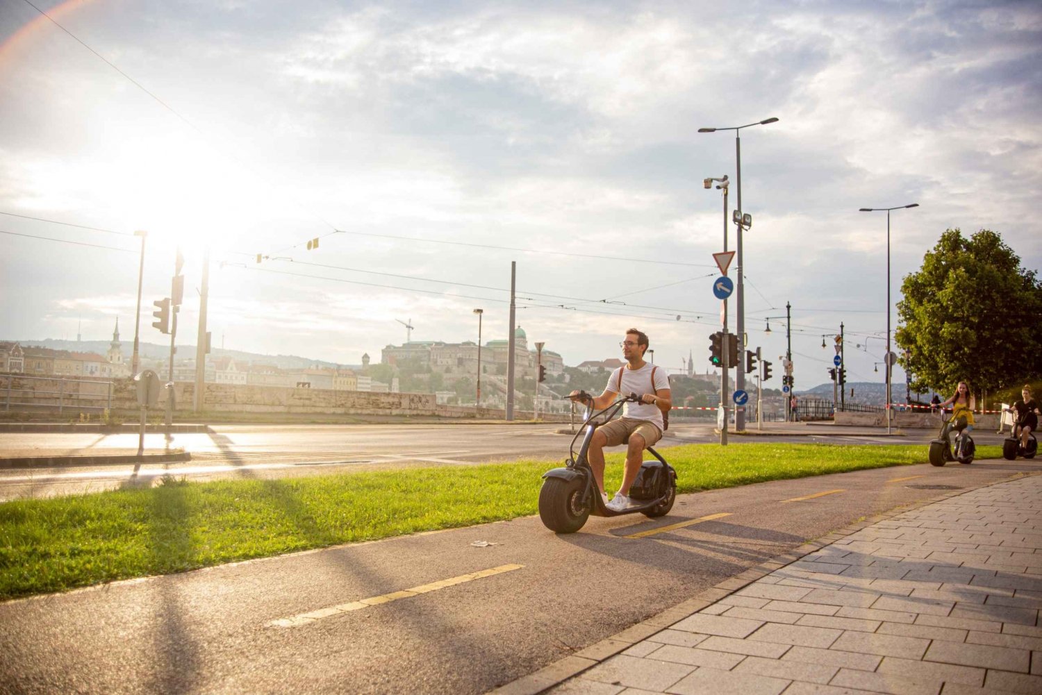 Budapest: Den officiella uthyrningen av Luna E-scooter