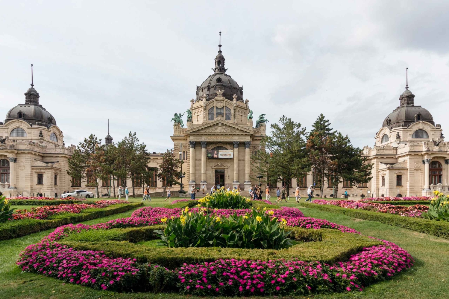 Budapest termiske bad og folkemusikkforestilling