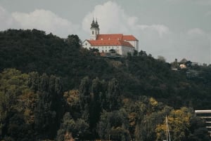 Boedapest: dagtrip naar het schiereiland Tihany met wandeling en abdijbezoek