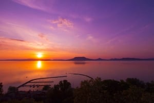 Boedapest: dagtrip naar het schiereiland Tihany met wandeling en abdijbezoek