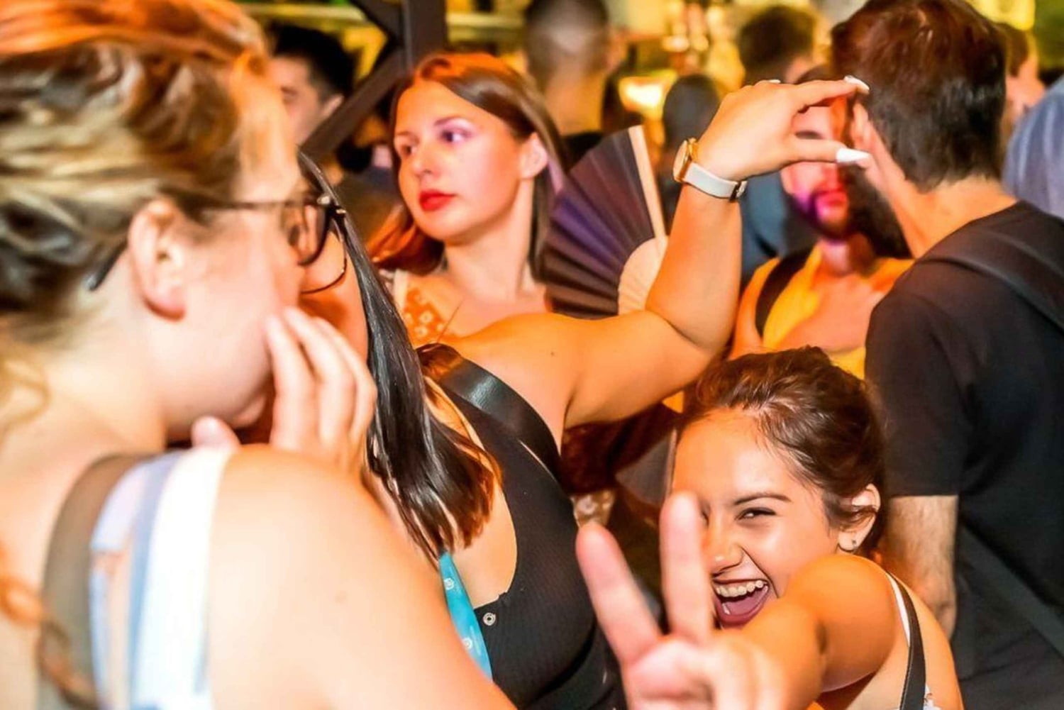 Budapest: upeat baarikierrokset shoteilla ja VIP-sisäänpääsyillä