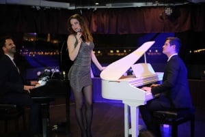 Budapest: Valentine’s Day Dinner Cruise with Piano Show