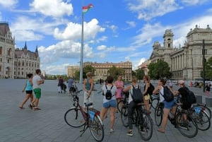 Budapest Wheels & Meals bike tour with a Hungarian Goulash