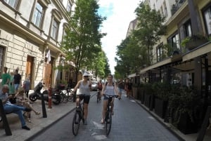 Budapest Wheels & Meals bike tour with a Hungarian Goulash