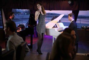 Budapest: Wine & Dine Evening Cruise with Live Piano Concert