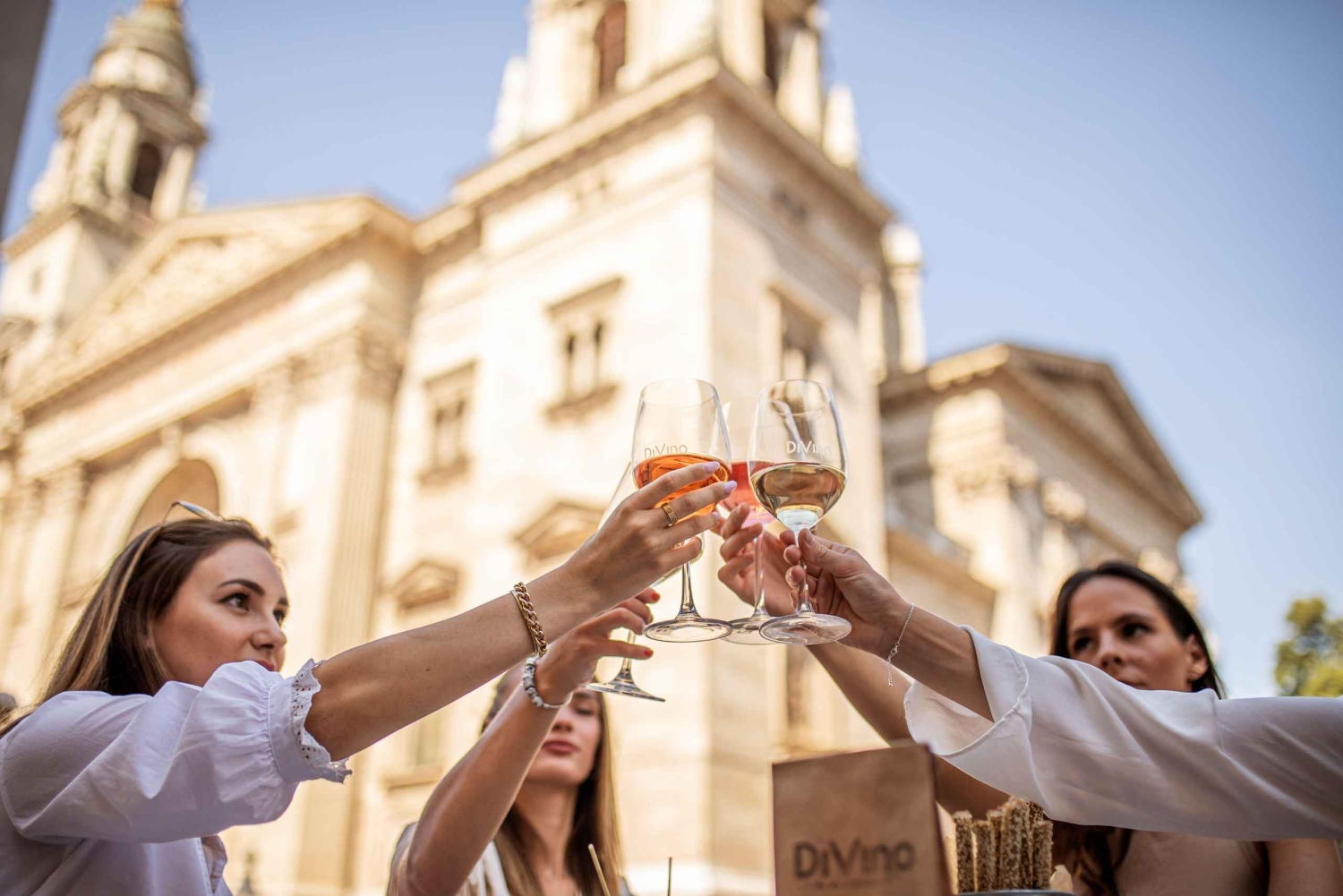 Budapest: Vinprovning med tapas på DiVino vinbar