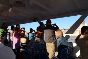 Passeio de carro pelo distrito dos castelos e Peste com cruzeiro guiado pelo rio Danúbio