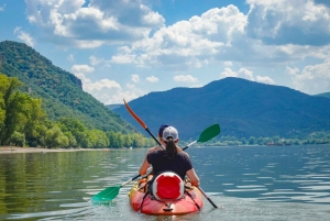 ドナウベンドハイキングとカヤックアドベンチャー