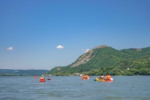 ドナウベンドハイキングとカヤックアドベンチャー