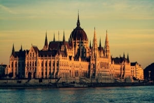 Tutustu Budapestiin retroraitiovaunulla: synagoga, parlamentti