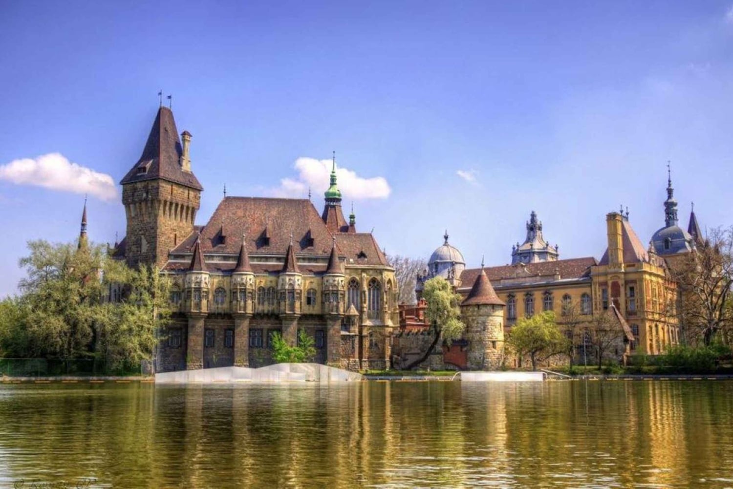 Discover the Highlights and Hidden Gems of Budapest