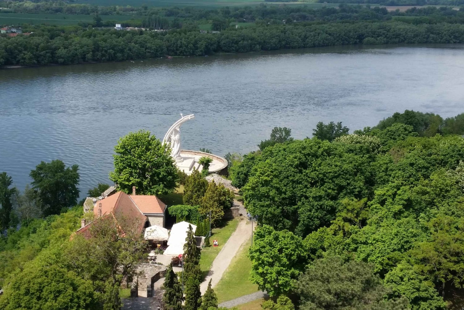Au départ de Budapest : Visite d'une jounée de la courbe du Danube avec déjeuner