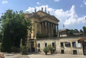 From Budapest: Private Sightseeing And Wine Tour in Eger