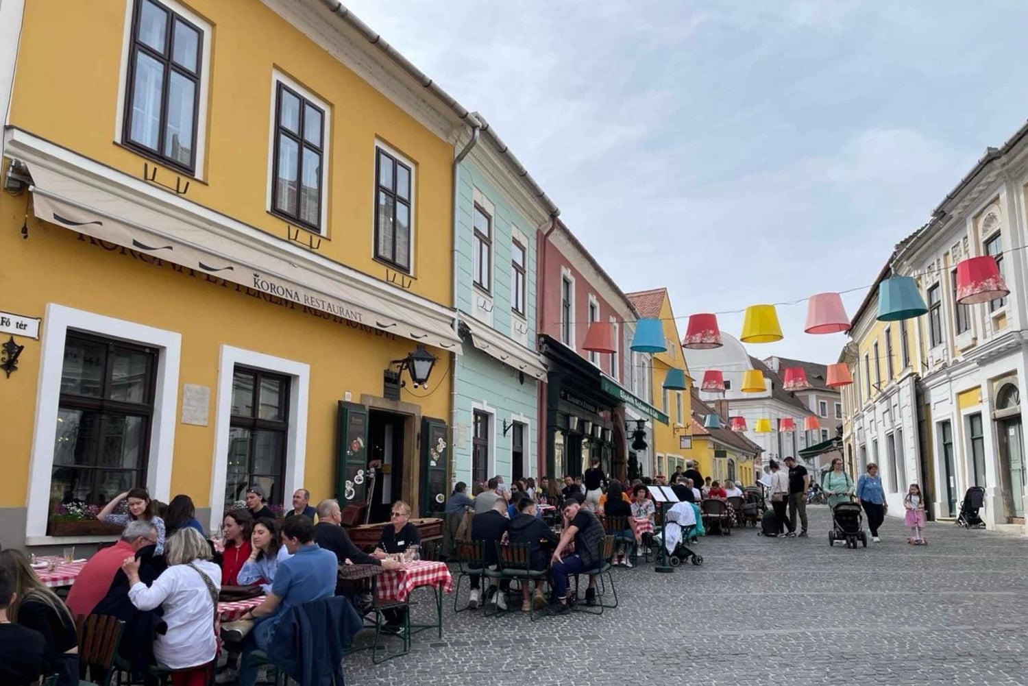 Från Budapest: Szentendre Konst och historia med StreetFood