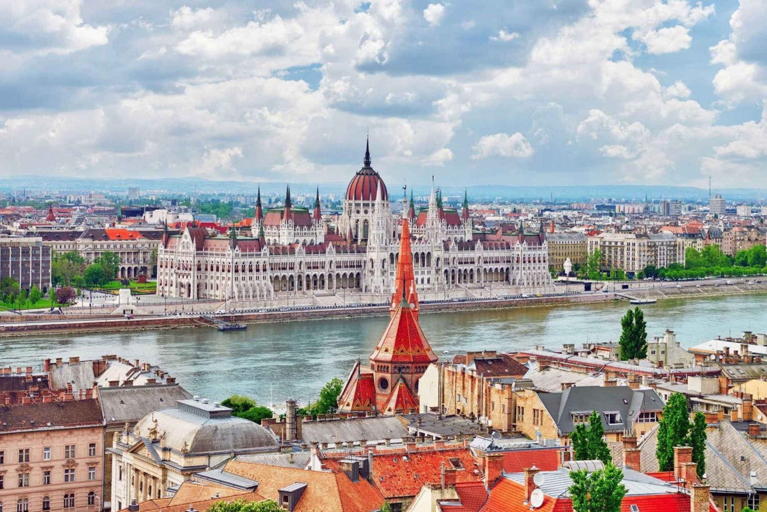 Från Wien: Guidad dagsutflykt till Bratislava och Budapest