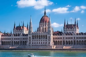 From Vienna: Budapest and Bratislava Guided Photography Tour