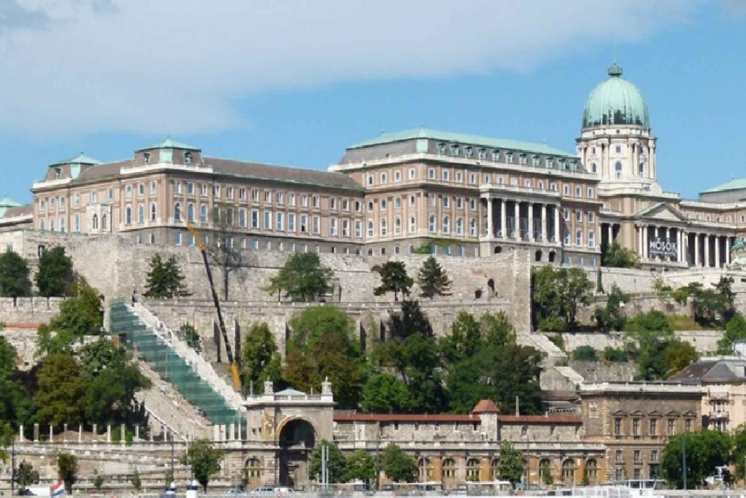 From Vienna: Private Day Tour of Budapest inc. Local Guide