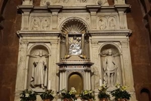 Unkarin upeiden basilikoiden kierros ja kansanmusiikkiesitys