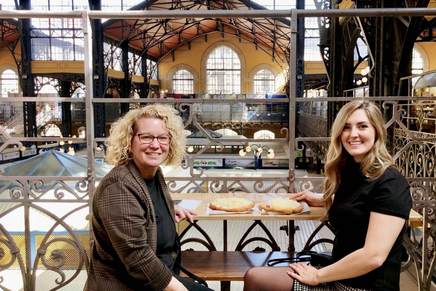 Madtur i den store markedshal med lángos og lokale lækkerier