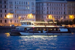 Budapest: Happy Hour Sightseeing Cruise