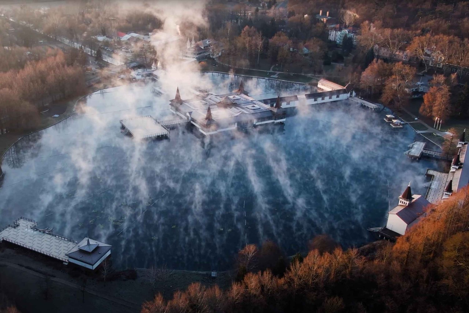 Hévízin wellness-paketti: Päiväretki lämpimään järveen Budapestista