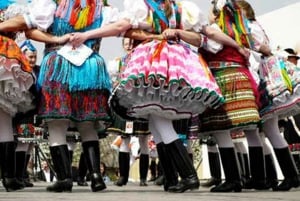 ホロコー、農村遺産、ブダペスト発日帰りツアー