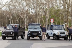 クラシックなロシアンジープとGクラスで行く、ブダペストの名所ツアー