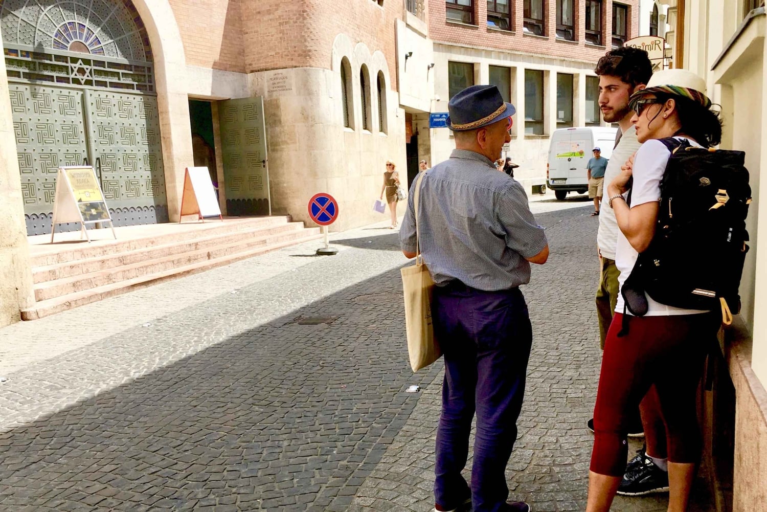 Jüdischer Rundgang: Synagogen, Schuhe, Geheimnisse & Flódni