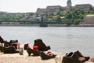 Jüdischer Rundgang: Synagogen, Schuhe, Geheimnisse & Flódni