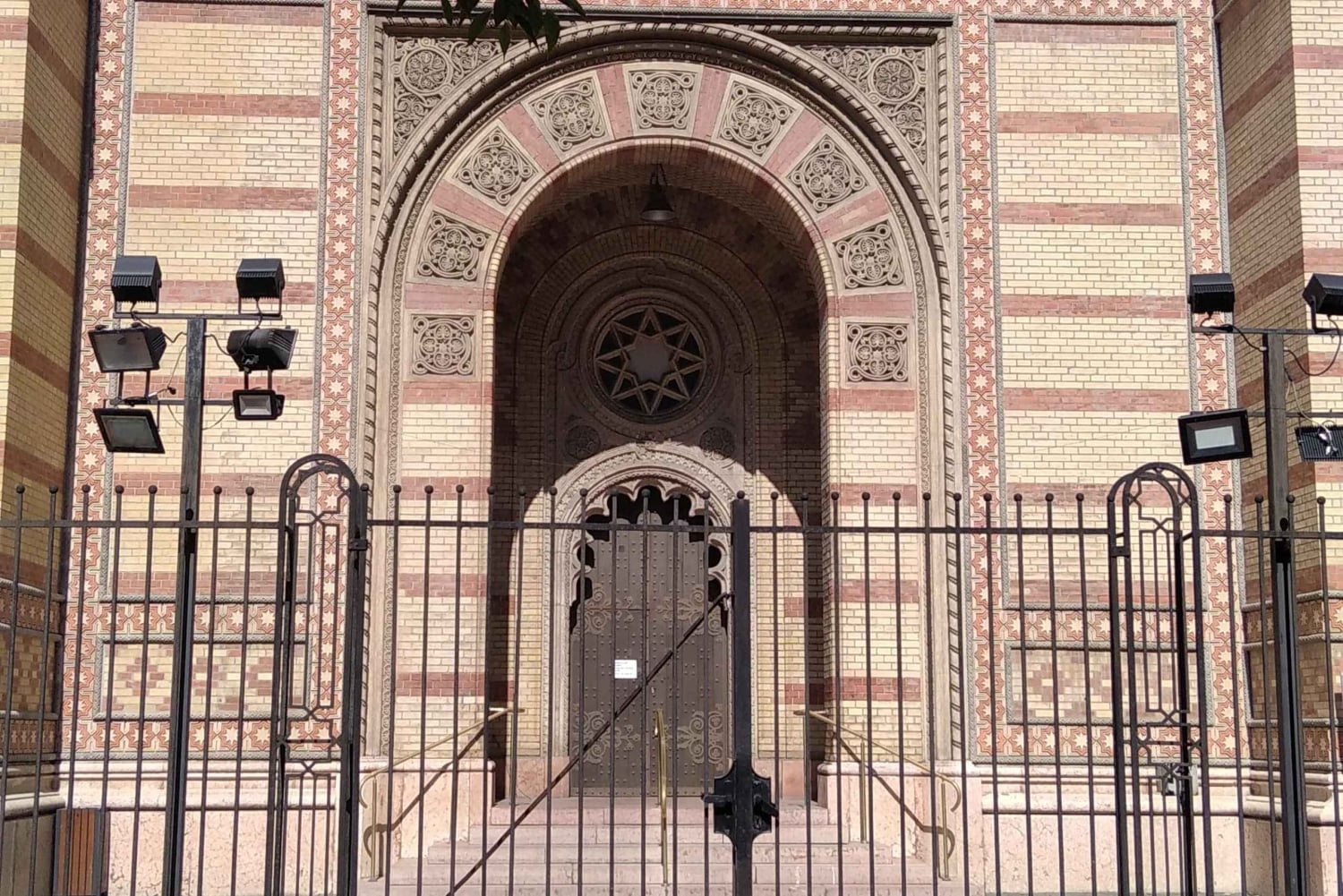 Judiska kvarter & synagogor med personliga berättelser