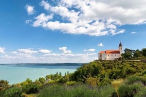 Viagem de 1 dia ao Lago Balaton com um cruzeiro à vela e uma prova de vinhos