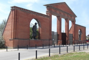 Elämä rautaesiripun takana, kommunistisen Budapestin yksityiselämä