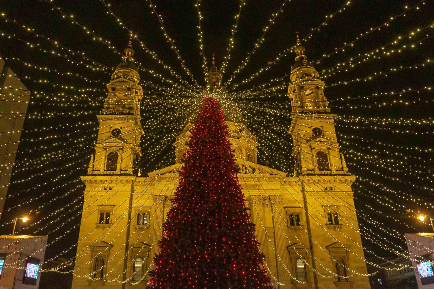 Magical Christmas Markets and Bites Walking Tour in Budapest