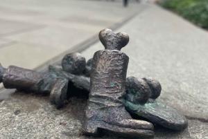 Mini Caza de Estatuas en Budapest Visita Privada a Pie