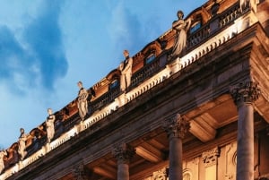 Budapest: Buda Castle District Vampires and Myths Night Tour