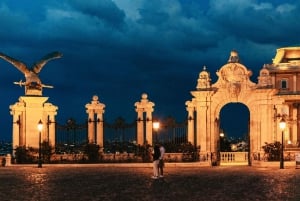 Budapest: Buda Castle District Vampires and Myths Night Tour