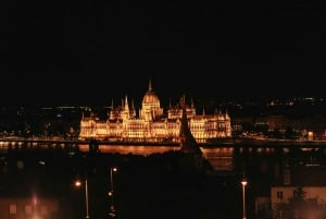 Budapest: Buda Castle District Vampires and Myths Night Tour