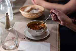 Wieczorny spacer po dzielnicy pałacowej z degustacją potraw, win i opowieściami historycznymi