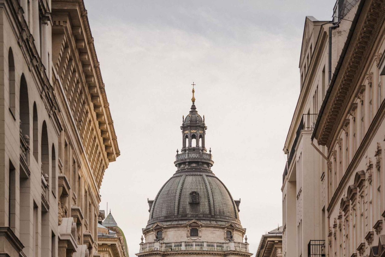 Pest Highlights & Hungary’s Best Goulash – Private Tour