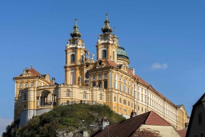 Prague: 5-Day Private Tour to Budapest via Český Krumlov