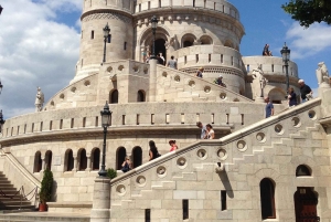 Budapest: tour privato da Vienna con una guida locale