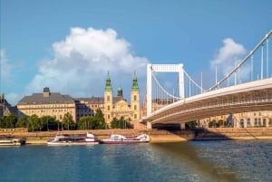 Private Family Walking Tour of Budapest Old Town with Cruise